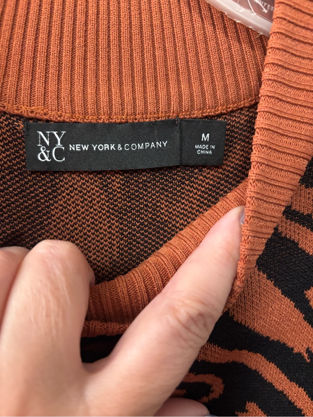 New York & Company Men’s Burnt Orange and Black Crewneck Sweater